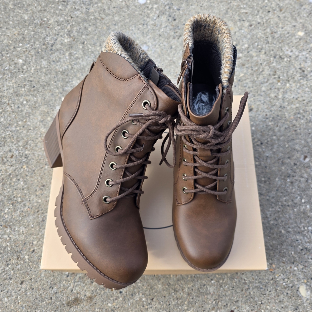 SODA Brown Lace-Up Ankle Women Size 7.5 Boots